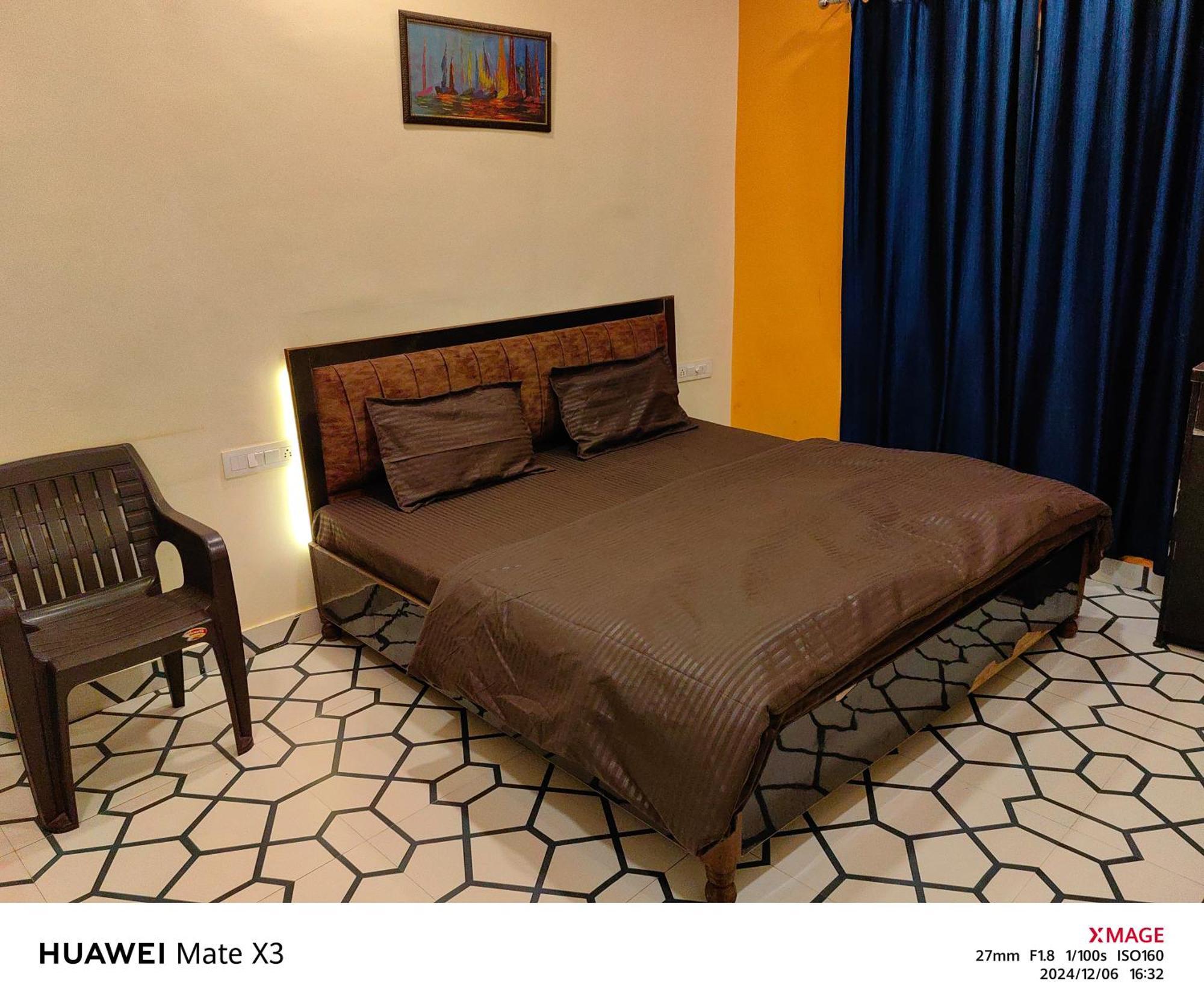Kashi Yatra Guest house *